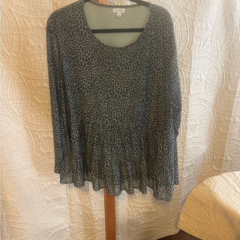Love Fire Black and White Pleated Blouse
